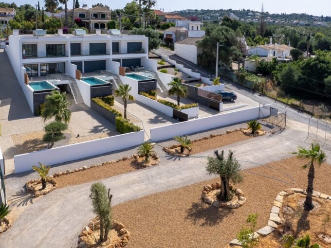 Contemporary new houses in Almancil 2