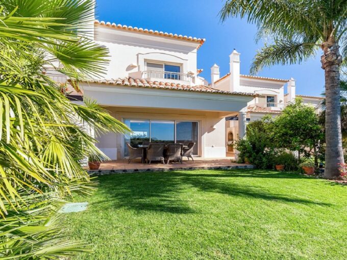Fractional ownership 2 bed townhouse in Carvoeiro, Algarve 1