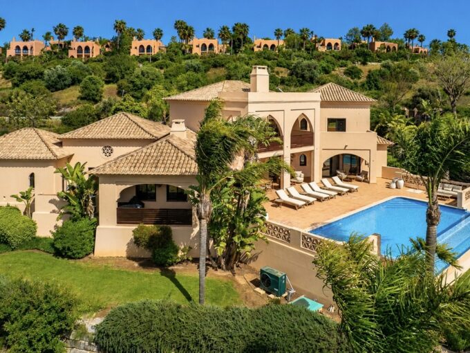 Frontline 5 bed villa in Amendoeira Golf Resort in central Algarve 1