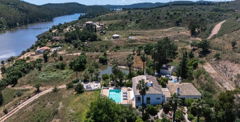 Lakeside 3 bed villa with land plus ruin in Monchique, Algarve 6