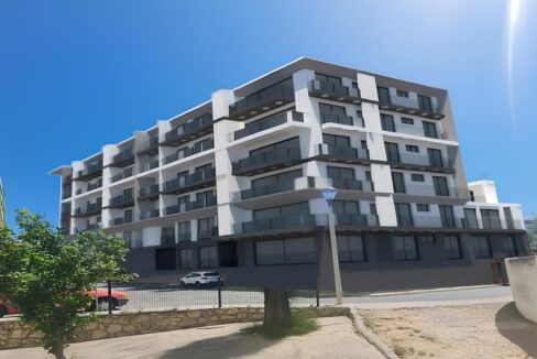 Land to build 46 apartments in Quarteira, Algarve 1