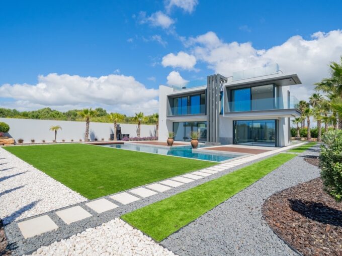 Luxury sea view villa for sale in Porto do Mos, Lagos 1