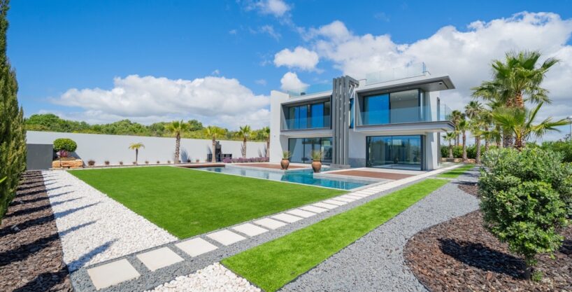 Luxury sea view villa for sale in Porto do Mos, Lagos 1