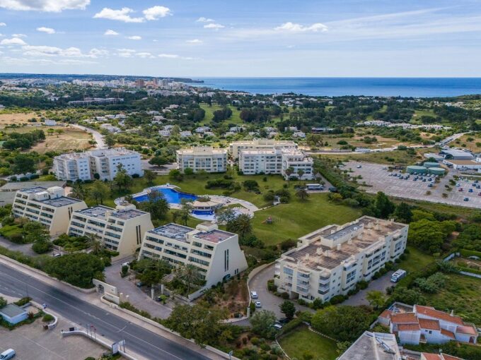 Sea view 1 bed apartment for sale in Alvor, Algarve 1