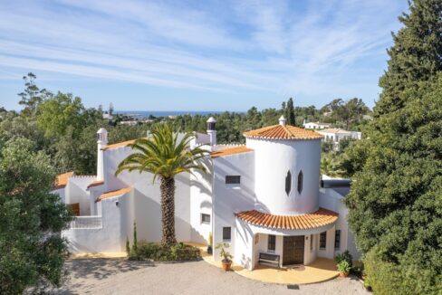 Sea view 4 bed villa for sale in Carvoeiro, Algarve 8