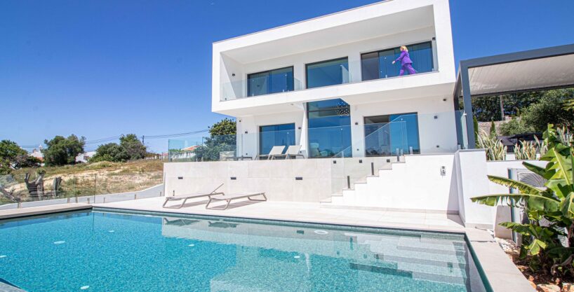Sea view 5 bed villa in Sao Clemente, Loule, Algarve 1