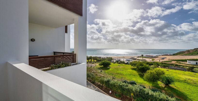 Sea view apartment overlooking Porto do Mos beach, Lagos 1