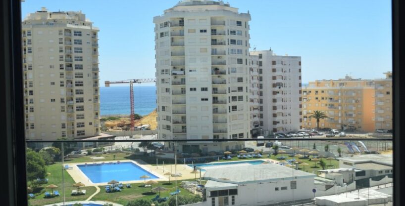 Top floor 4 bed new apartment in Armacao de Pera, Algarve 1