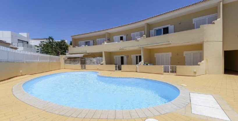 1 bed beach apartment in Praia da Luz, Algarve 1