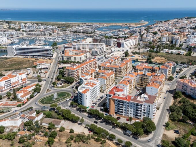 2 bed apartment in Sao Goncalo, Lagos, Algarve 1