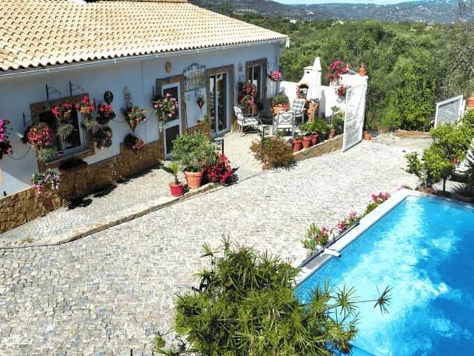 2 bed detached villa with pool in Estoi, East Algarve 1