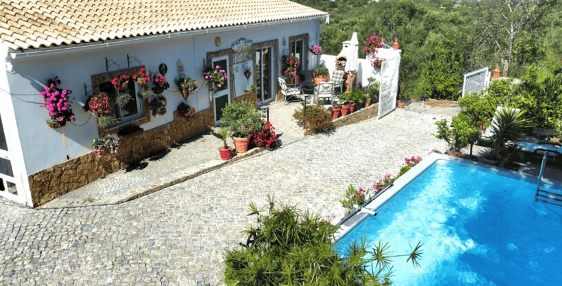 2 bed detached villa with pool in Estoi, East Algarve 1