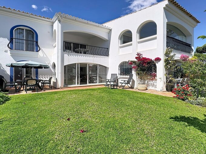 2 bed ground floor apartment in Dunas Douradas, Algarve 1