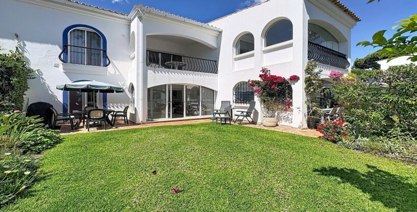 2 bed ground floor apartment in Dunas Douradas, Algarve 1