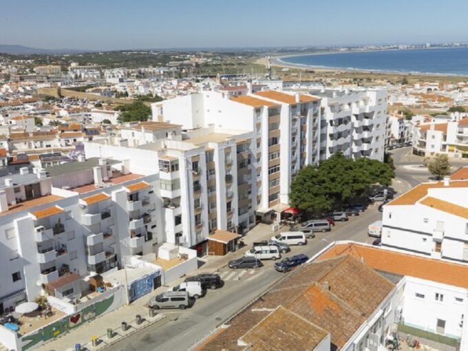 3 bed apartment for sale in Lagos, Algarve 1