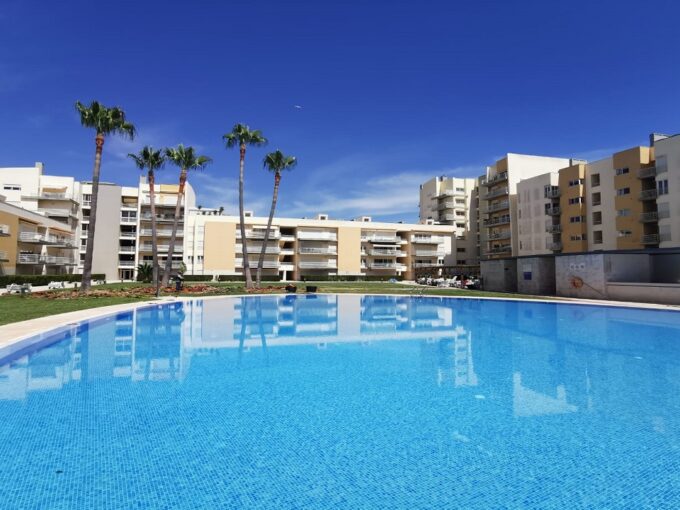 3 bed apartment for sale in Vilamoura, Algarve 1
