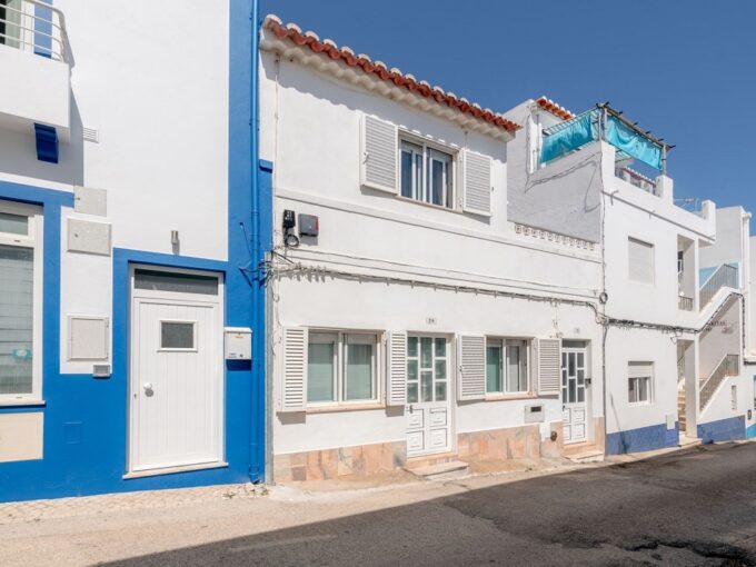 3 bed house for sale in Burgau, West Algarve 1