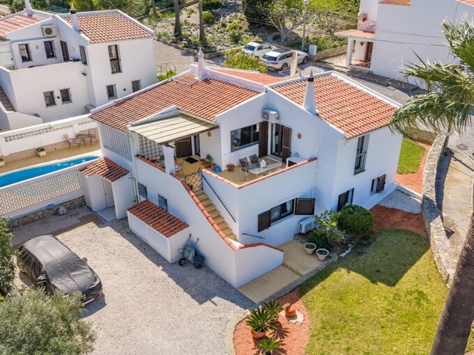 3 bed villa for sale in Sao Bras de Alportel, Algarve 1