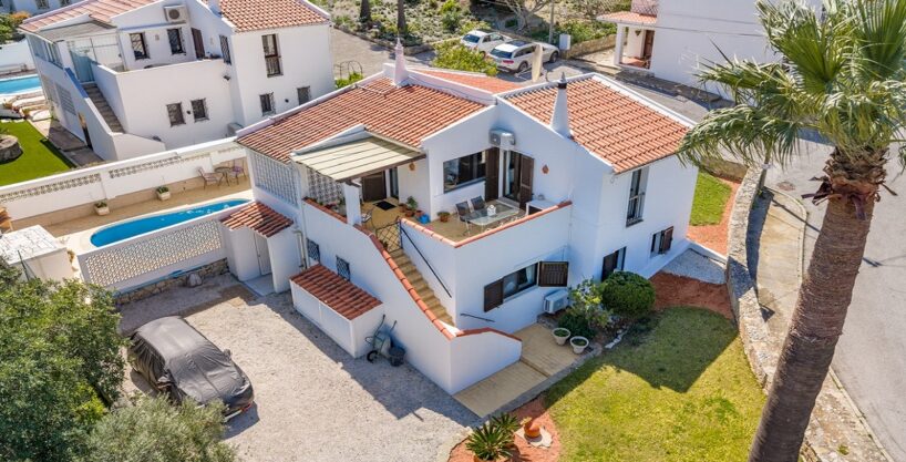 3 bed villa for sale in Sao Bras de Alportel, Algarve 1