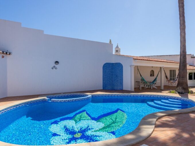 4 bed traditional villa for sale in Sao Bras, Algarve 4