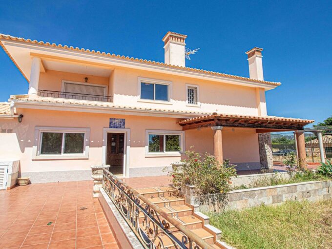 4 bed villa for sale in Santa Barbara de Nexe, Algarve 2