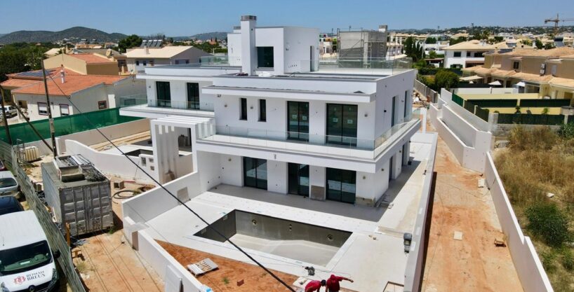 4 bed villa for sale in south Almancil 1