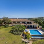 4 bed villa in Vale do Telheiro 1
