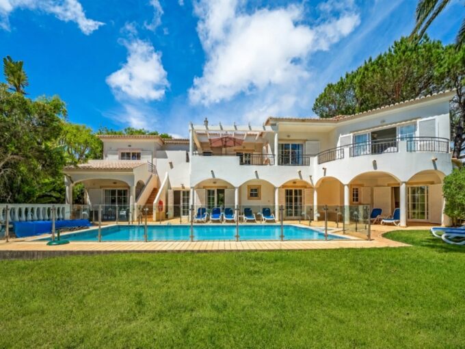 5 bed golf villa for sale in Santo Antonio Golf Resort, Algarve 1