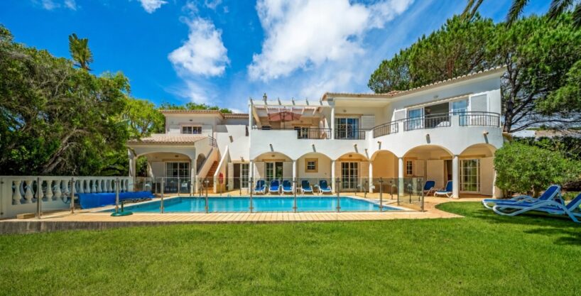 5 bed golf villa for sale in Santo Antonio Golf Resort, Algarve 1