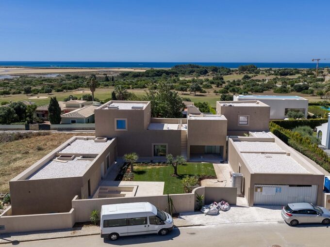 5 bed luxury villa in Vale da Lama, Lagos, Algarve 4
