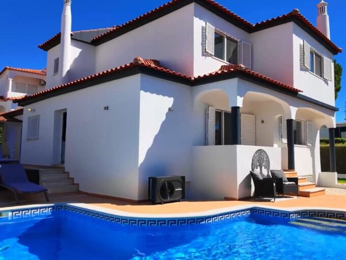 5 bed renovated villa near Vilamoura marina, Algarve 1