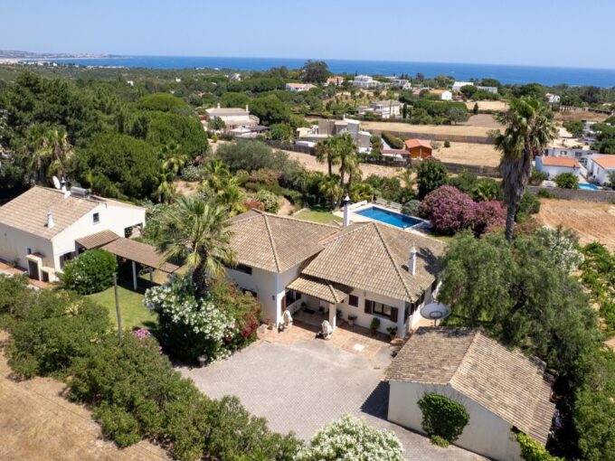 5 bed villa for sale in Caramujeira, Carvoeiro, Algarve 26