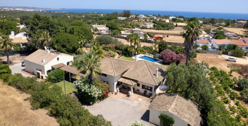 5 bed villa for sale in Caramujeira, Carvoeiro, Algarve 26