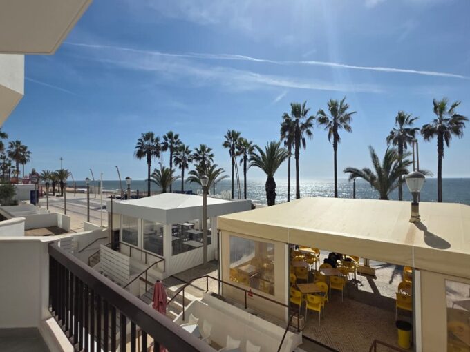 Beach front 3 bed apartment in Quarteira, Algarve 1