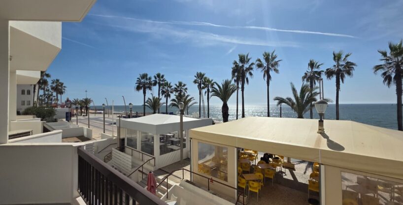 Beach front 3 bed apartment in Quarteira, Algarve 1