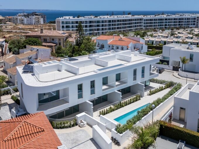 Brand new 3 bed townhouse with pool in Lagos, West Algarve 1