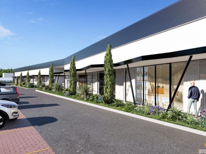 Business commercial unit for sale in Almancil 3