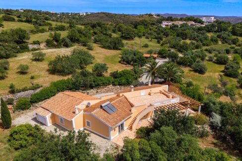 Countryside villa with distant sea views in Sao Bras, Algarve 1