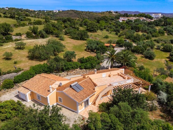 Countryside villa with distant sea views in Sao Bras, Algarve 1