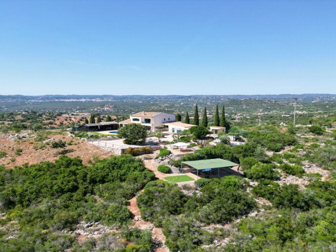 East Algarve 5 bed villa in Estoi with views 1