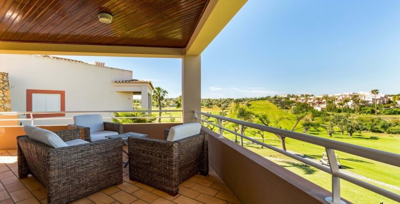 Golf view 2 bed apartment on Vale da Pinta, Algarve 1
