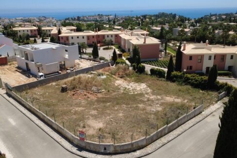 Land to build a 4 bed villa in Carvoeiro, Algarve 1