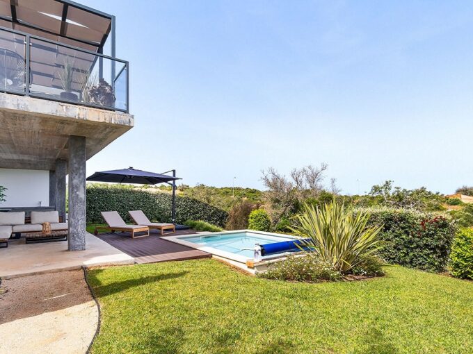 Linked 3 bed villa with pool in Pestana Valley Nature Village, Ferragudo 1