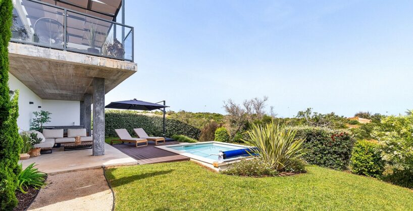 Linked 3 bed villa with pool in Pestana Valley Nature Village, Ferragudo 1