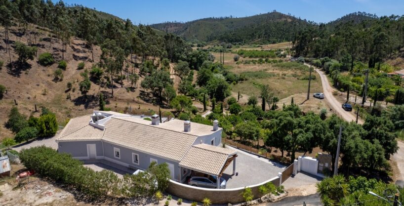 Monchique, Algarve villa with land for sale 1