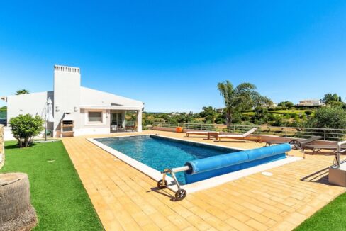 Pestana front line 3 bed golf villa in Carvoeiro, Algarve 1