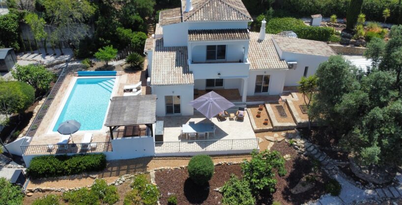 Renovated villa with heated pool in Sao Bras de Alportel, Algarve 1