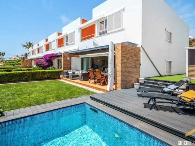 Sea front linked villa for sale in Praia da Luz, Algarve 1