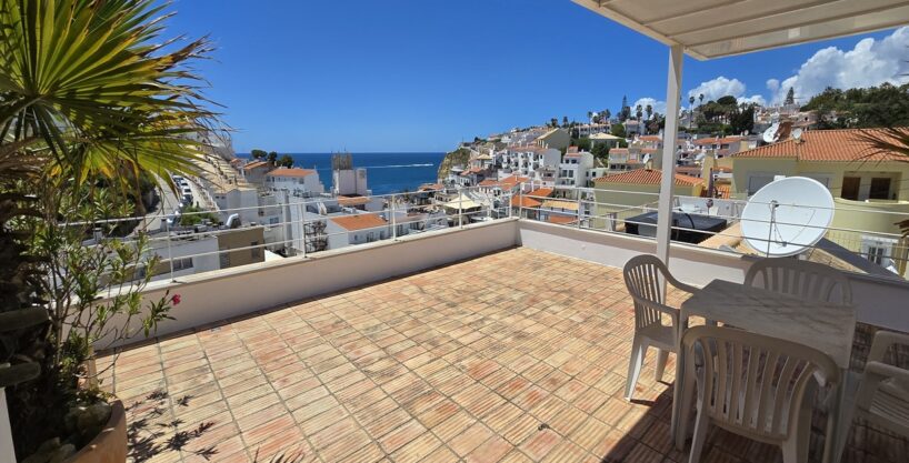 Sea view 2 bed townhouse with rooftop terrace in Carvoeiro, Algarve 2