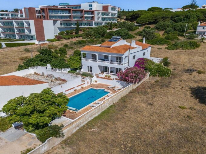 Sea view beach villa with 6 beds in Lagos, Algarve 1